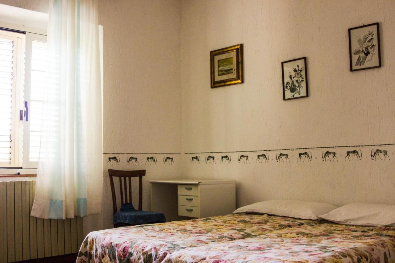 Podere Le Chiuse Сована Екстер'єр фото