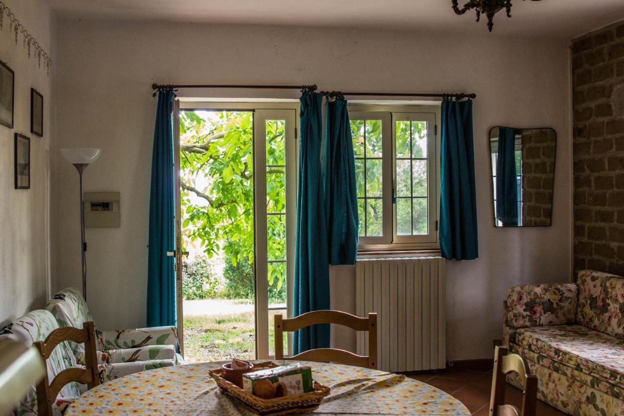 Podere Le Chiuse Сована Екстер'єр фото